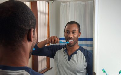 ¿Cómo blanquear los dientes en casa?
